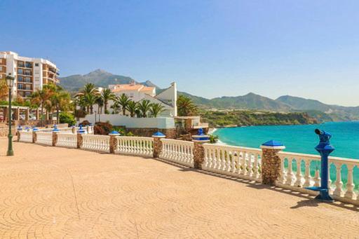 Capistrano Village B, 1 Bedroom + Free Wi-Fi Nerja Exteriér fotografie